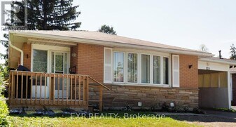 129 Hazelglen Dr in Kitchener, ON - Building Photo