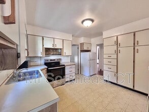 261 Boswell Ave in Norwich, CT - Building Photo - Building Photo