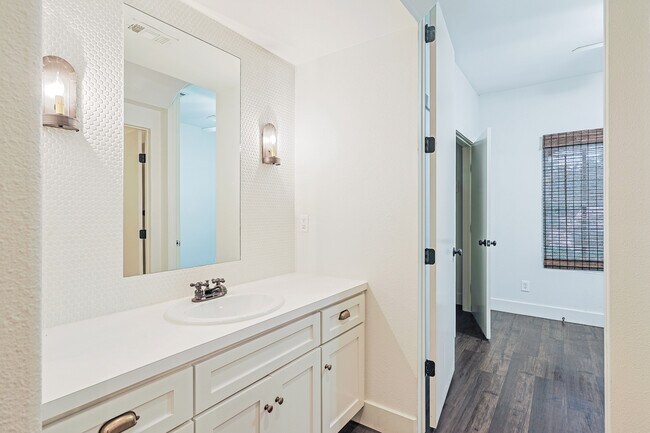 Alma Woodward in Austin, TX - Building Photo - Interior Photo