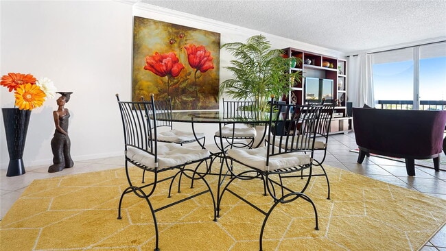 4800 Bayview Dr in Fort Lauderdale, FL - Building Photo - Building Photo