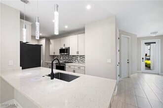 7324 Rockefeller Dr in Naples, FL - Building Photo - Building Photo