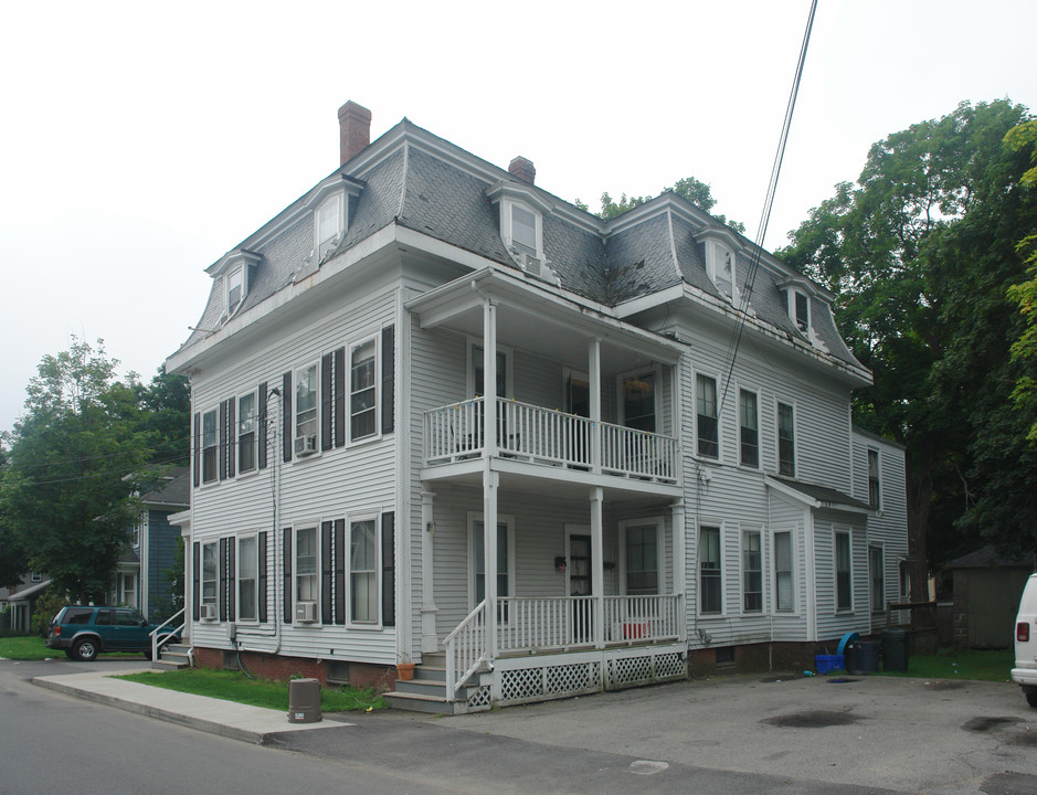 14 Powow St in Amesbury, MA - Building Photo