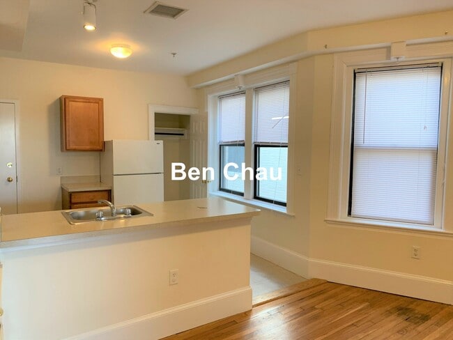 881 Massachusetts Ave, Unit 34B