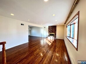 517 Fordham Pl in Paramus, NJ - Building Photo - Building Photo