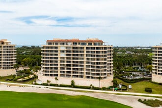 Grand Bay in Longboat Key, FL - Building Photo - Building Photo