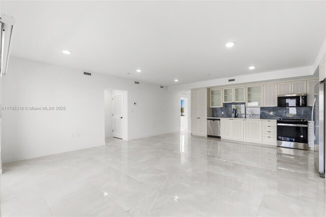 14530 SW 261st Terrace in Princeton, FL - Building Photo - Building Photo