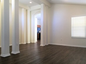 3319 Benson Park Blvd in Orlando, FL - Building Photo - Building Photo