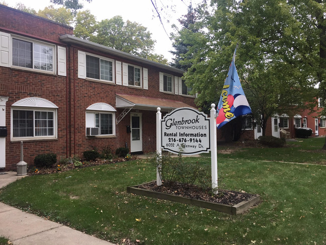 Glenbrook Townhouses