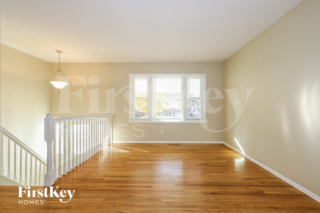 923 Nottingham Ln in Crystal Lake, IL - Building Photo - Building Photo