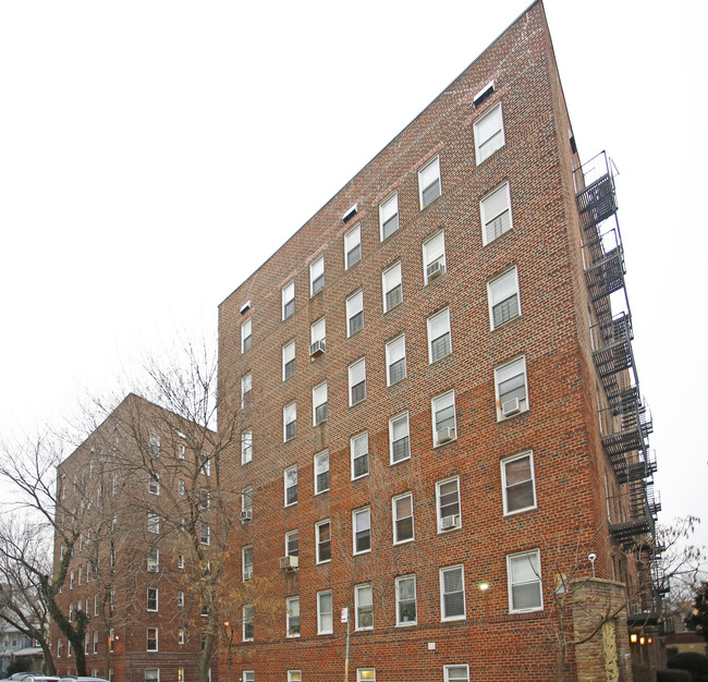 217-227 E 7th St in Brooklyn, NY - Foto de edificio - Building Photo