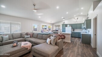 15310 E Vía Del Palo in Gilbert, AZ - Building Photo