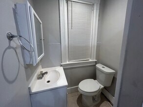 802 N 8th St, Unit Unit #2 in Allentown, PA - Building Photo - Building Photo