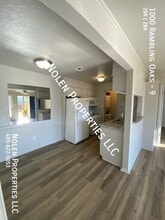 1000 Rambling Oaks Dr in Norman, OK - Building Photo - Building Photo