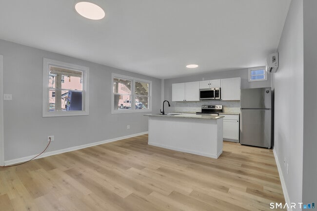 194 Hartford Rd in Manchester, CT - Building Photo - Building Photo