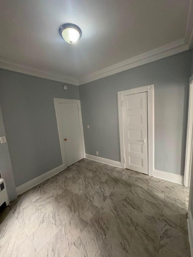 property at 162 Waverly St
