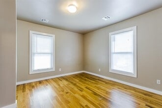 109 N 9th St in Manhattan, KS - Building Photo - Building Photo