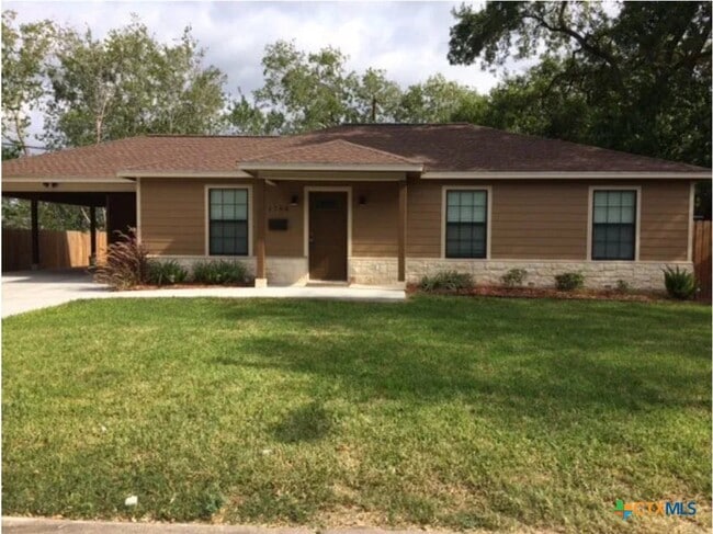 property at 1704 Seguin Ave