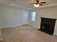 1346 Lorenzo Dr SW in Atlanta, GA - Foto de edificio - Building Photo