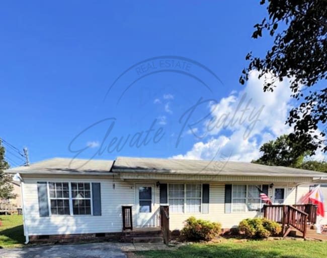 220 Nowlin Dr in Columbia, TN - Building Photo - Building Photo