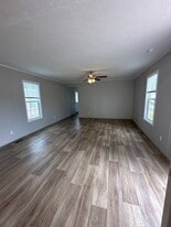 921 Peacock Ln in Mishawaka, IN - Building Photo