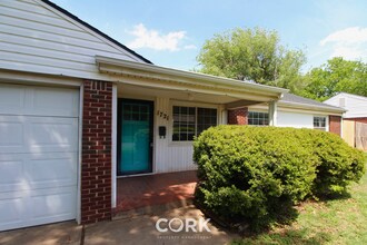 1721 Carlisle Rd in The Village, OK - Building Photo - Building Photo