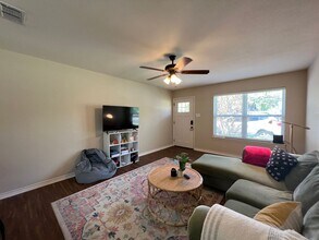 1106 W Jones St in Stephenville, TX - Building Photo - Building Photo