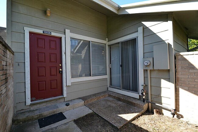 13026 Wirevine Ln in Houston, TX - Building Photo - Building Photo