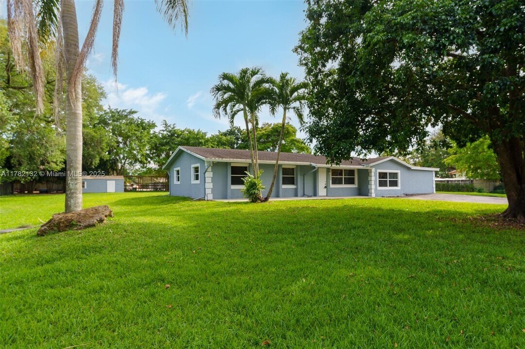 13980 SW 36th Ct in Davie, FL - Building Photo