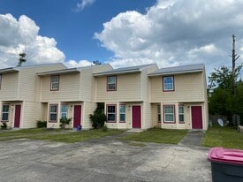 256 N Berthe Ave, Unit C in Panama City, FL - Building Photo
