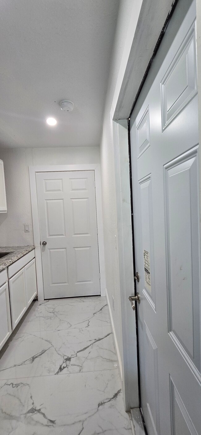1711 SW 129th Way, Unit Studio apartment