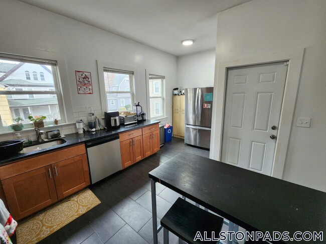 11 Wadsworth St in Boston, MA - Building Photo - Building Photo