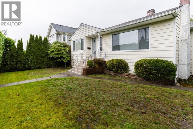 property at 1117 Kings Ave