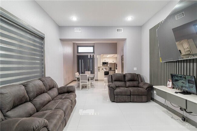 12 Cimarron Dr in Mission, TX - Building Photo - Building Photo