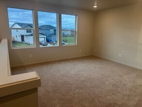 340 Greencrest St NE in Salem, OR - Building Photo - Building Photo