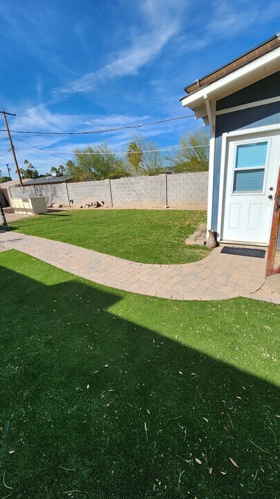 1618 W Gardenia Dr in Phoenix, AZ - Building Photo