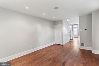 2443 E Cumberland St in Philadelphia, PA - Building Photo - Building Photo