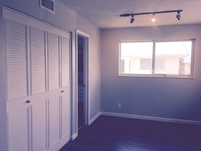 22 Colonial Club Dr-Unit -301 in Boynton Beach, FL - Foto de edificio - Building Photo