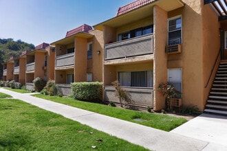 Cerro Vista in San Diego, CA - Building Photo - Building Photo