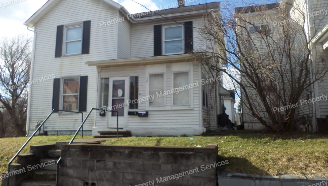 416 Epworth St-Unit -B in New Castle, PA - Building Photo