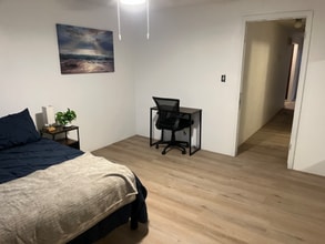 25 Donna Way in Central Point, OR - Foto de edificio - Building Photo