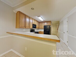 130 Nowell Dr in Fairburn, GA - Foto de edificio - Building Photo