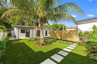 2442 SW 3rd St in Miami, FL - Building Photo