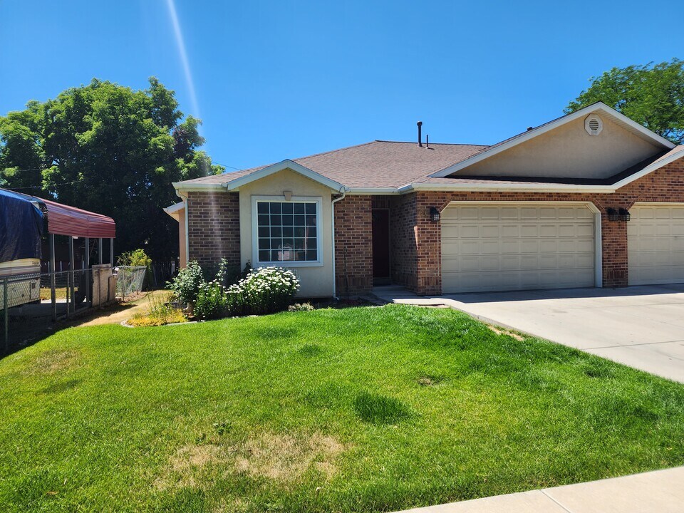 61 N 400 E in Springville, UT - Building Photo