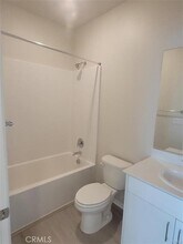 2058 Bergamot St in Redlands, CA - Foto de edificio - Building Photo