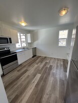 11354-11353 53 St NW in Edmonton, AB - Building Photo