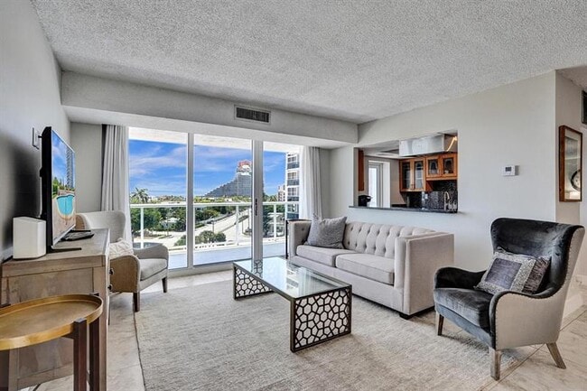 2715 N Ocean Blvd in Fort Lauderdale, FL - Building Photo - Building Photo