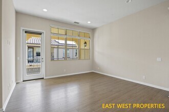 62 Granite Path in Irvine, CA - Building Photo - Building Photo