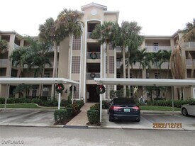 8076 Queen Palm Ln in Ft. Myers, FL - Building Photo