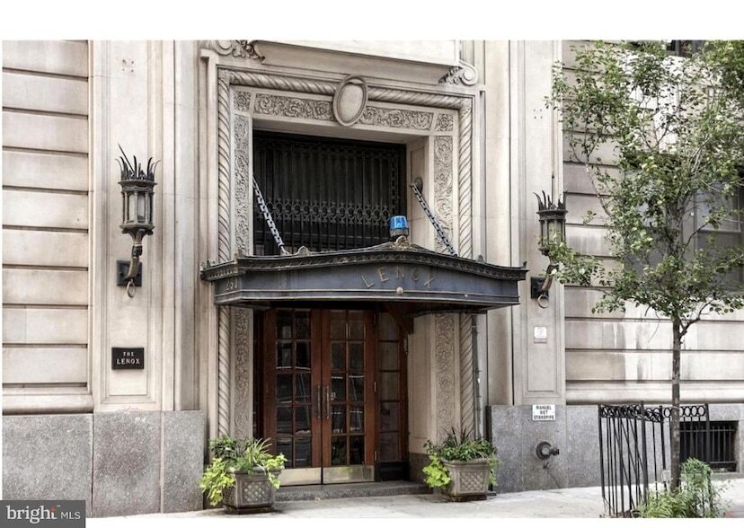 0-200 S 13th St, Unit 11F in Philadelphia, PA - Building Photo