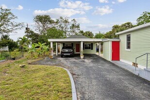 614 N 7th St in Lantana, FL - Building Photo